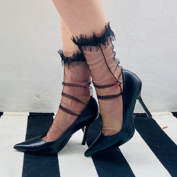 New! Lace Trim Sheer Socks - Picture 6 of 12